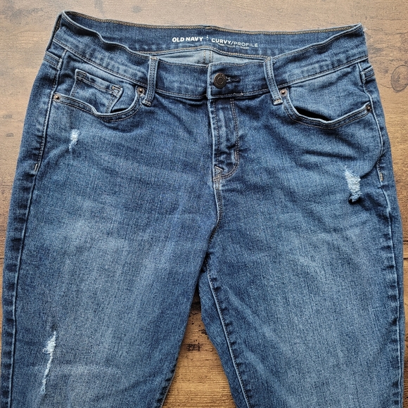 Old Navy / 6 Short / Curvy Mid Rise Jeans - Picture 3 of 7